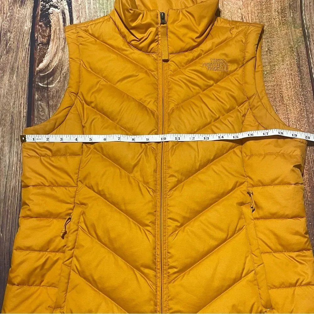 THE NORTH FACE women’s puffer vest Sz M Great tangerine color Preowned like new